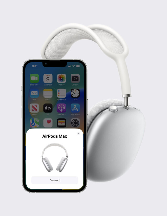 Apple Airpods Max with iphone