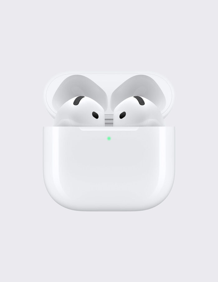 AirPods 4 in Case